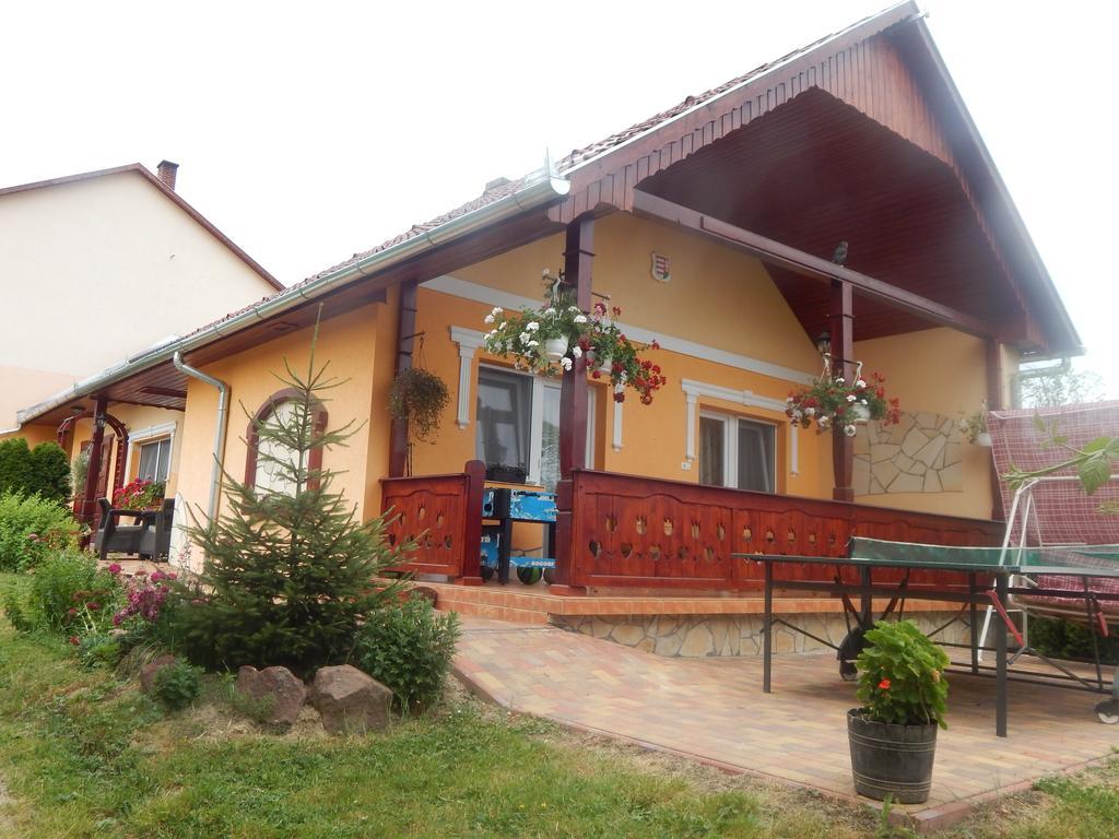 Andrea Vendeghaz Apartment Kehidakustány Exterior foto